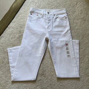 NWT Levi's Wedgie Straight White Stretch High Rise Women Jeans Size 28/28